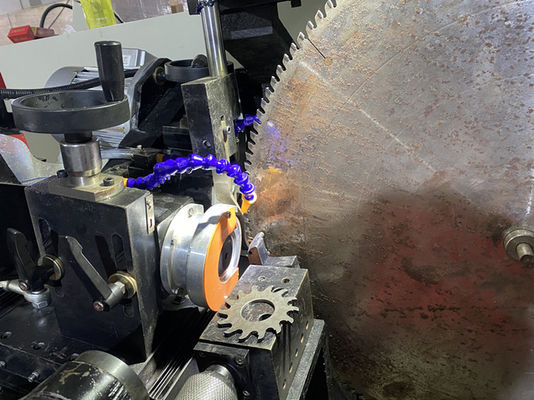 LDX-028A Mesin penggiling ganda servo CNC yang tertutup sepenuhnya
