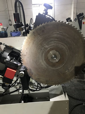 LDX-020B CNC Mesin Penggilingan Bilah gergaji lingkaran Mesin Penggilingan Sudut Swing Otomatis